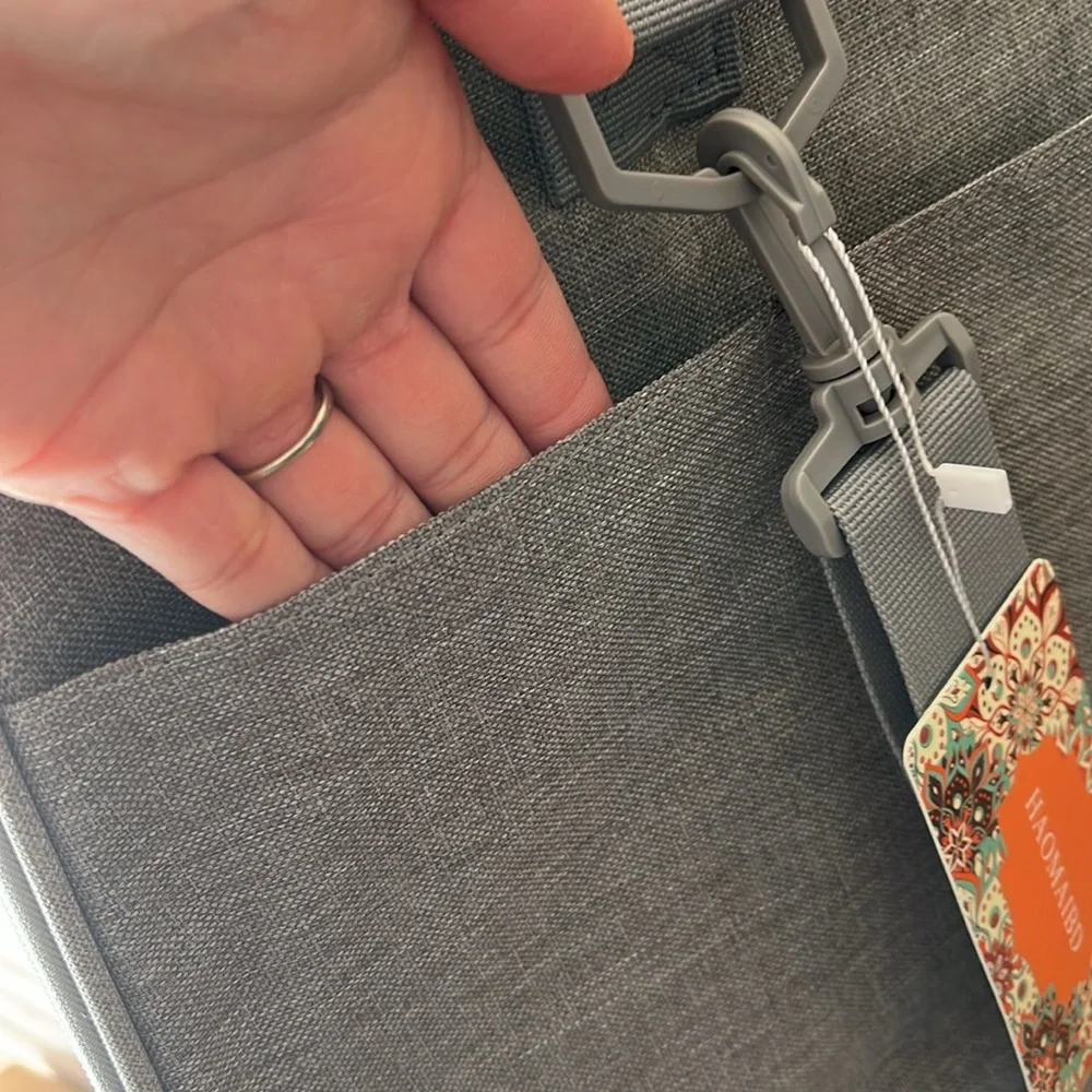 N/A pet travel